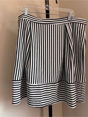 Bella D. Black & White Vertical Striped Skater Skirt